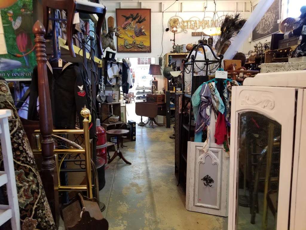 Time Bandits Antiques | 3113 N Orange Blossom Trail, Zellwood, FL 32798, United States | Phone: (321) 663-4046