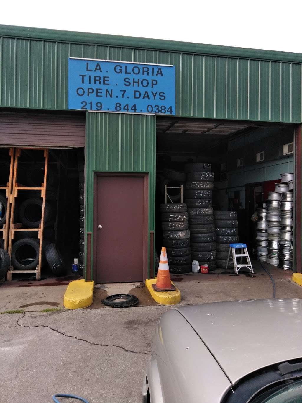 La Gloria Tire Shop | 3543 165th St, Hammond, IN 46323, USA | Phone: (219) 844-0384