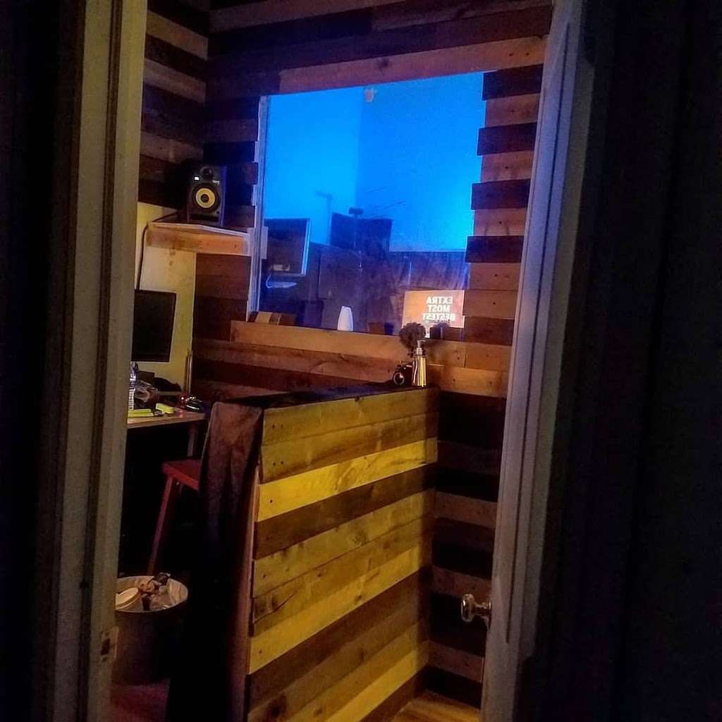 Buck Bandit Studio | 11 Grays Ave, Philadelphia, PA 19143, USA | Phone: (267) 506-4017