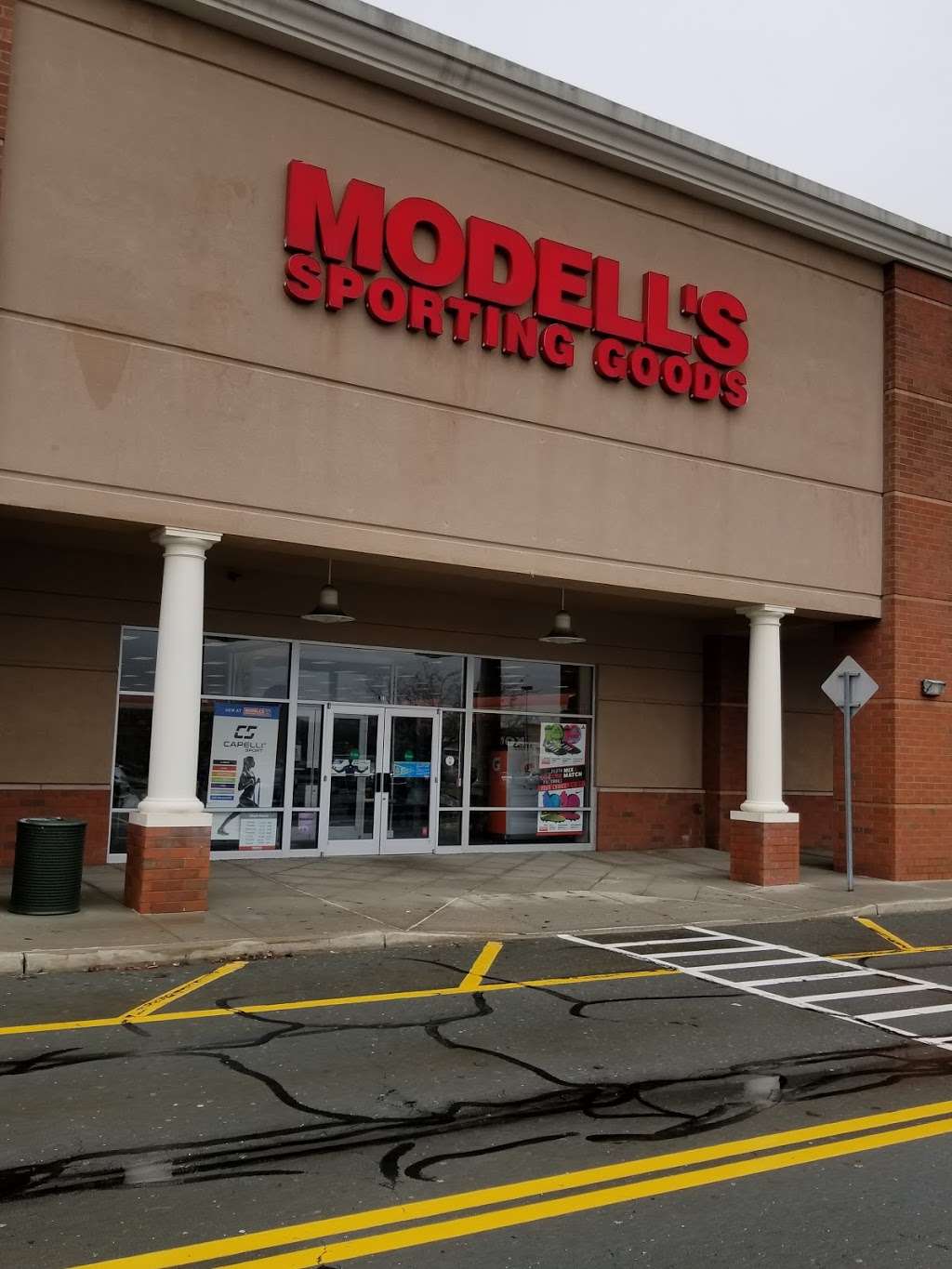 Modells Sporting Goods | 23 Centre Dr, Central Valley, NY 10917, USA | Phone: (845) 783-1886