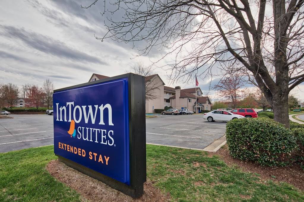 InTown Suites Extended Stay Greensboro NC - Lanada | 1200 Lanada Rd, Greensboro, NC 27407, USA | Phone: (336) 544-4700