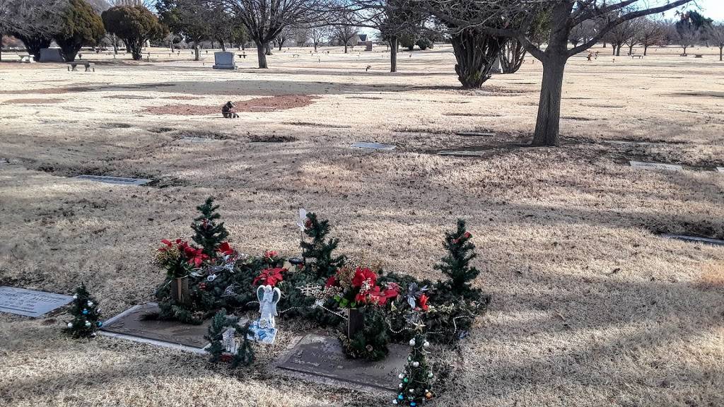 Memorial Park Funeral Home & Cemetery | 13313 N Kelley Ave, Oklahoma City, OK 73131, USA | Phone: (405) 755-1111