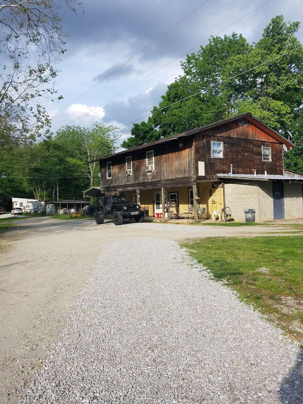 Woods Campground | 10532 N Carthage Pike, Carthage, IN 46115, USA | Phone: (765) 565-6718