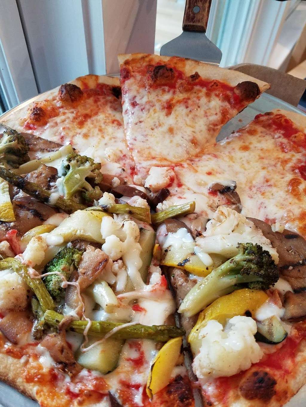 AJs Stone Oven Pizzeria | 288 E Main St, Norton, MA 02766, USA | Phone: (508) 285-7000