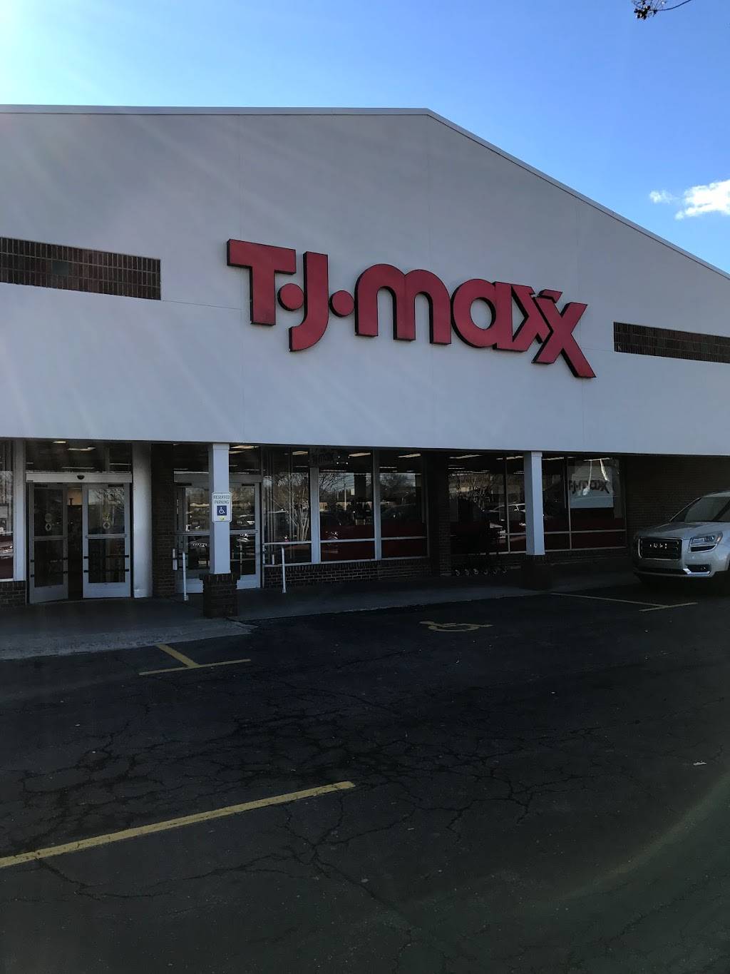 T.J. Maxx | 3338 Robinhood Rd, Winston-Salem, NC 27106 | Phone: (336) 768-0870