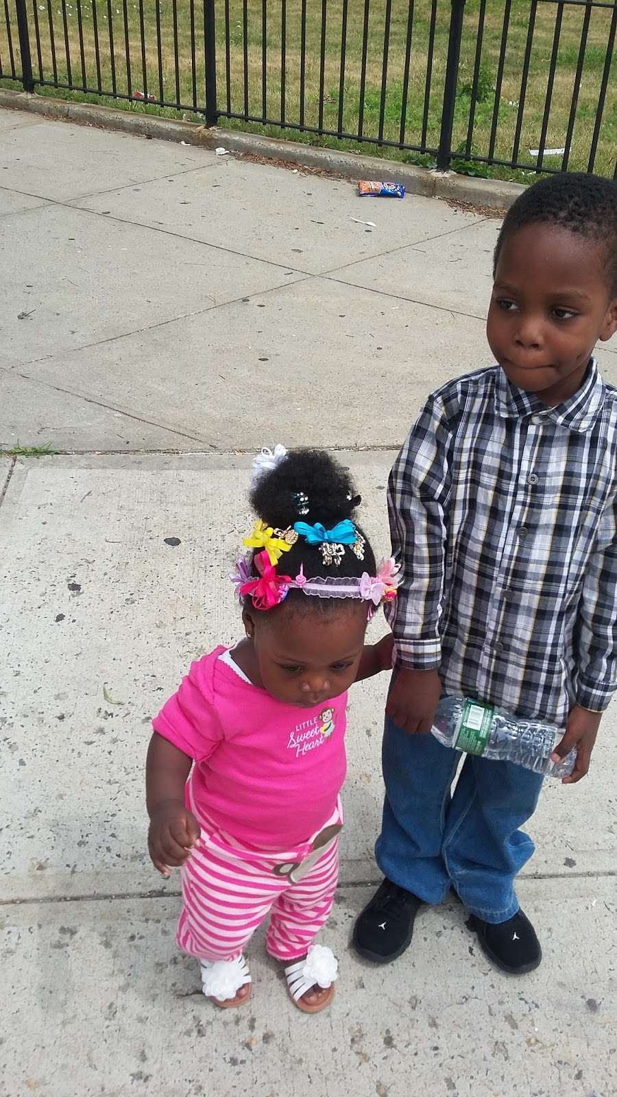 Mobil in 3801 Beach Channel Dr, Far Rockaway, NY 11691, USA