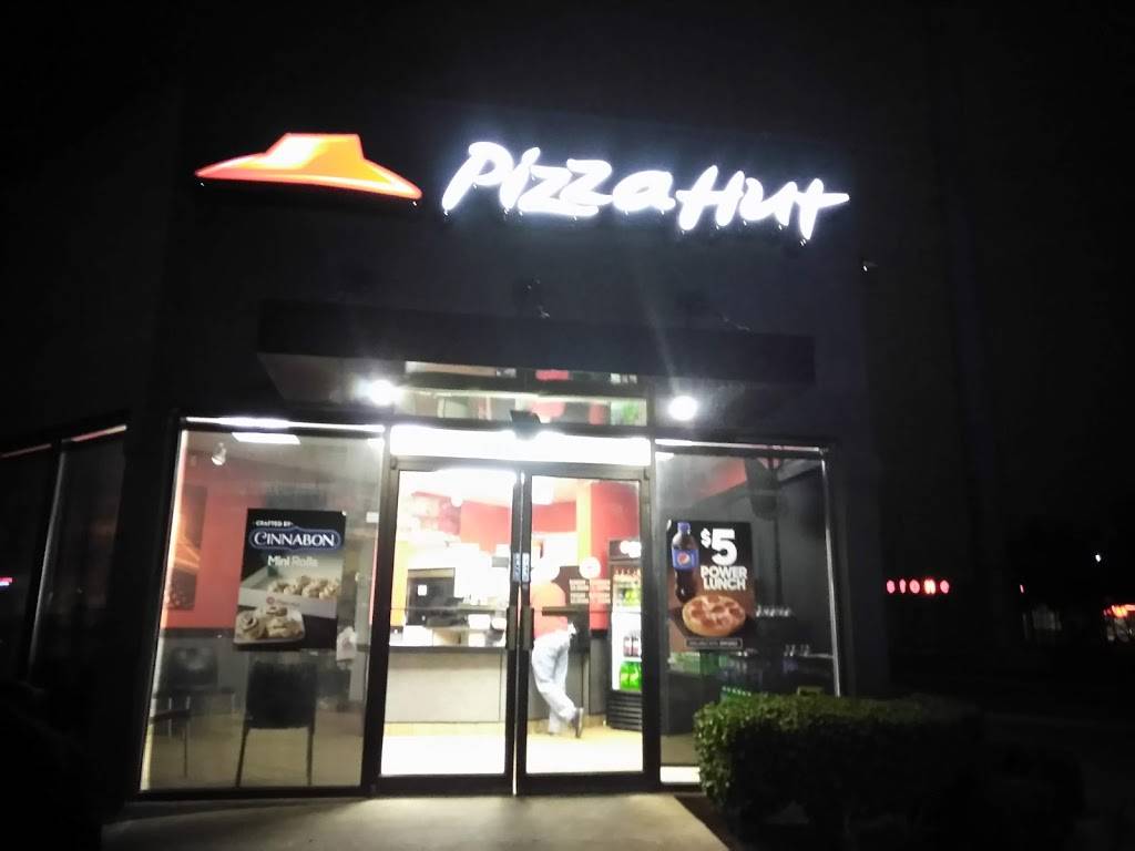 Pizza Hut | 233 Harwood Rd, Bedford, TX 76021, USA | Phone: (817) 581-3700