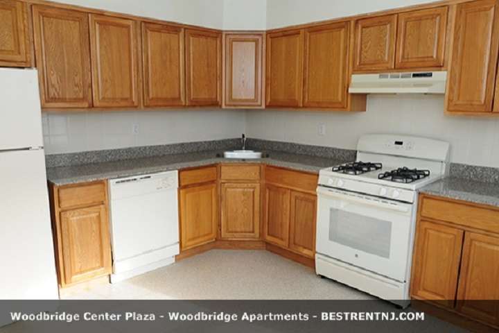 Woodbridge Center Plaza Apartments | 1605 Plaza Dr, Woodbridge, NJ 07095, USA | Phone: (732) 634-6907