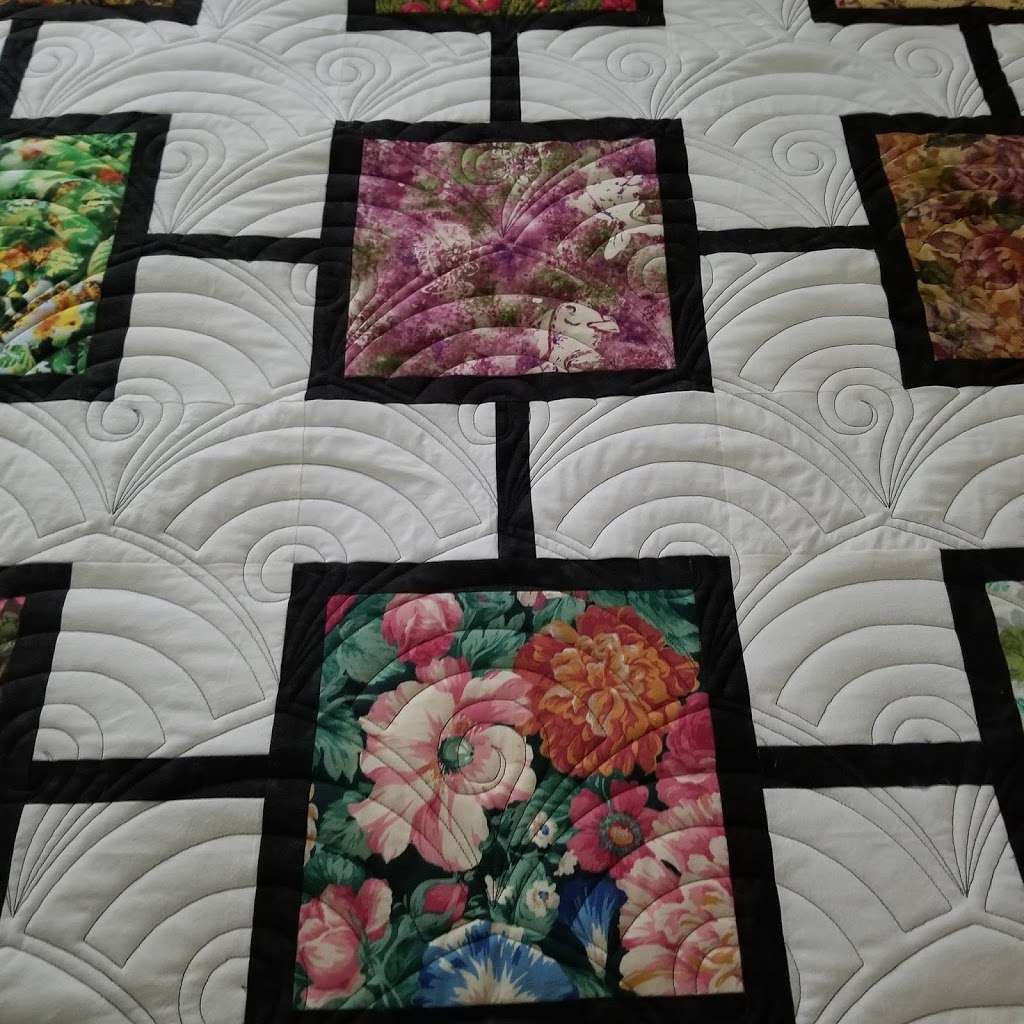 Heartland Quiltworks | 718 S Adams St, Raymore, MO 64083, USA | Phone: (816) 388-3999