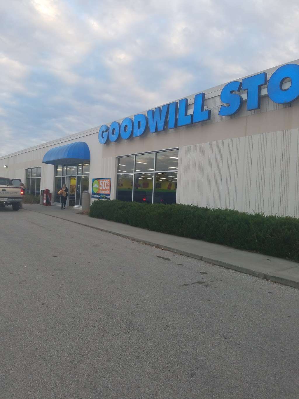Goodwill Store | 1284 Liberty Dr, Bloomington, IN 47401, USA | Phone: (812) 336-8104