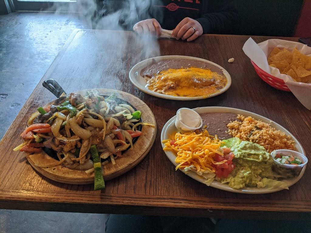 Arizolas Mexican Restaurant | 6055 Lake Worth Blvd, Fort Worth, TX 76135, USA | Phone: (817) 237-4117