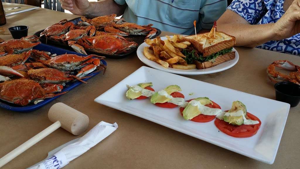 Skippers Pier Restaurant & Dock Bar | 6158 Drum Point Rd, Deale, MD 20751, USA | Phone: (410) 867-7110