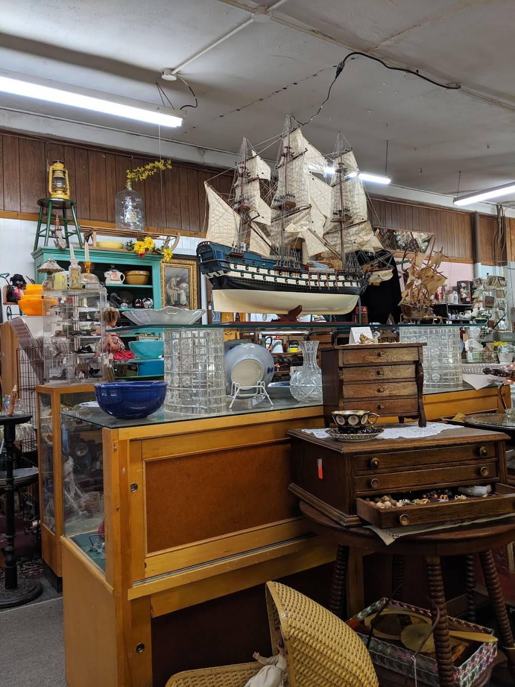 Antiques White Bear | 4903 Long Ave, White Bear Lake, MN 55110, USA | Phone: (651) 426-3834