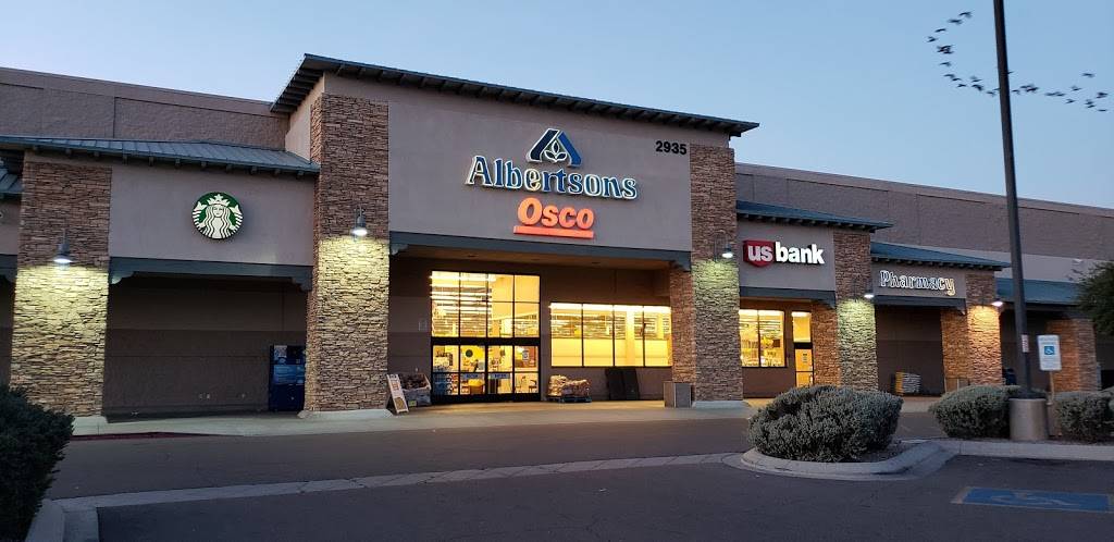 Albertsons | 2935 E Riggs Rd, Chandler, AZ 85249, USA | Phone: (480) 802-1970