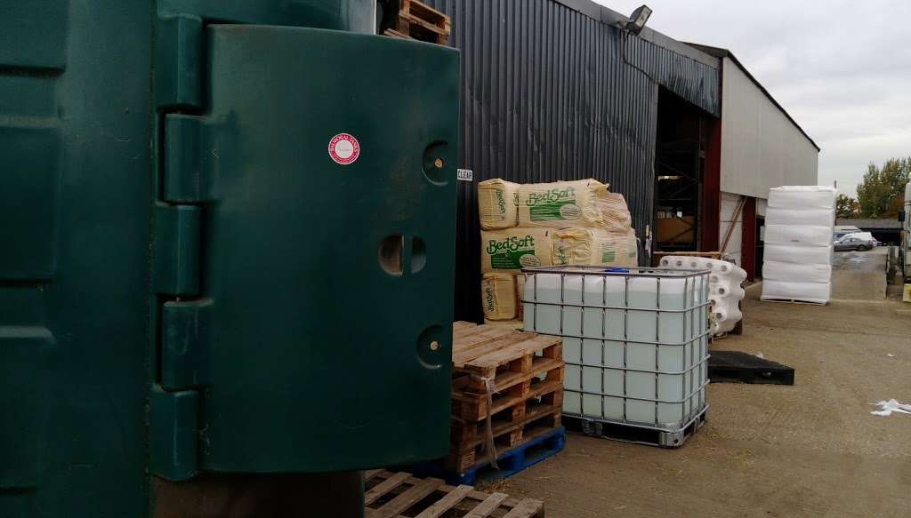 Essex Animal Feeds | Frieze Hall Farm/Coxtie Green Rd, Brentwood CM14 5RE, UK | Phone: 01277 375647