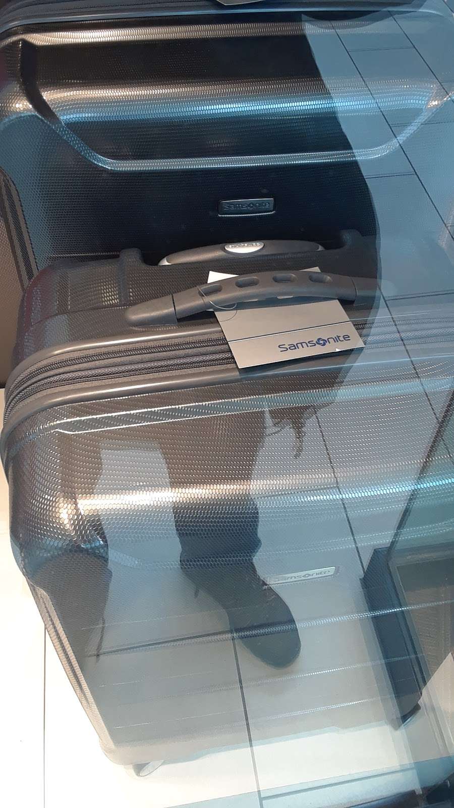 Samsonite | 1562 Franklin Mills Cir, Philadelphia, PA 19154, USA | Phone: (215) 637-4868