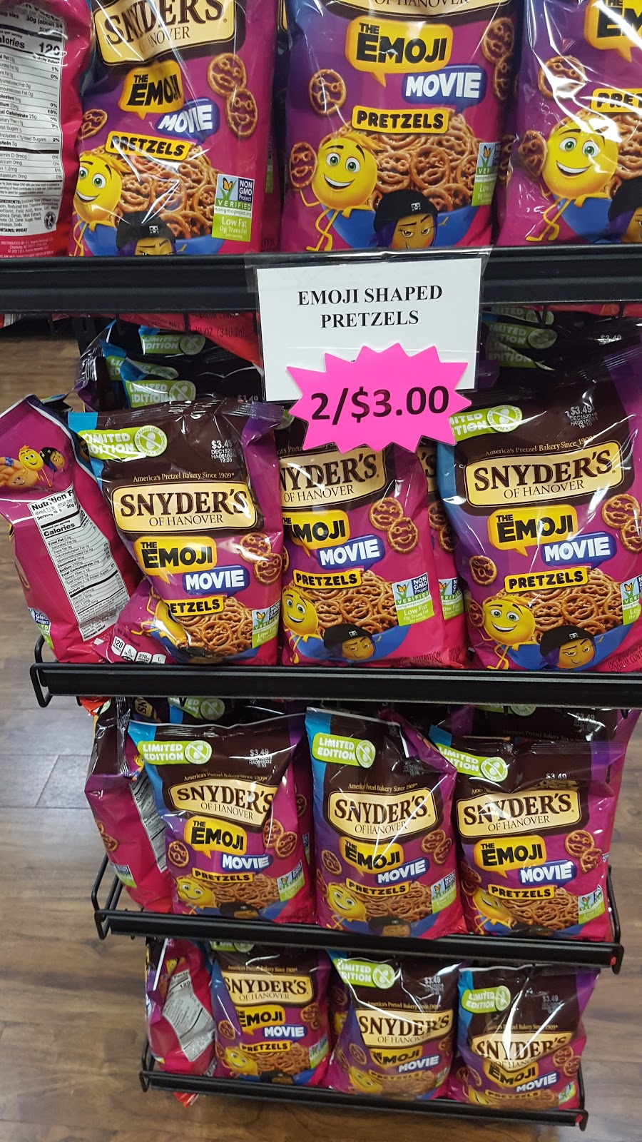 Snyders Of Hanover Factory Outlet | 1350 York St, Hanover, PA 17331, USA | Phone: (717) 632-4477