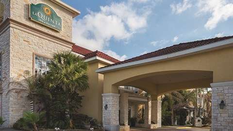 La Quinta Inn & Suites Houston Kingwood Medical | 22790 Highway 59 N, Kingwood, TX 77339, USA | Phone: (281) 359-6611