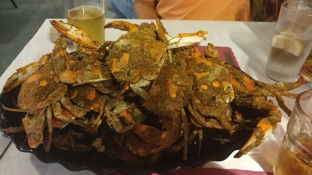 Schultzs Crab House | 1732 Old Eastern Ave, Essex, MD 21221, USA | Phone: (410) 687-1020