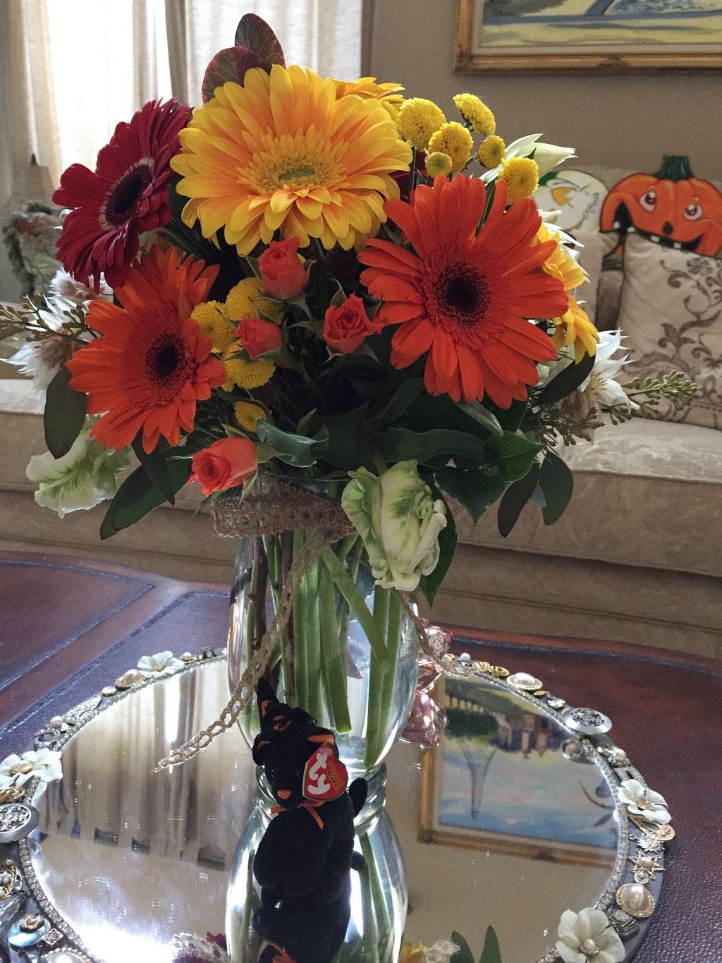 Oakbrook Florist and the Gift Garden | 5939 St Laurent Dr, Agoura Hills, CA 91301, USA | Phone: (805) 492-2206