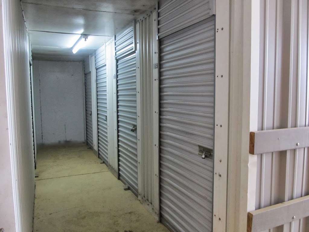 Red School Self-Storage | 149 N Red School Rd, Morgantown, PA 19543, USA | Phone: (610) 286-7155