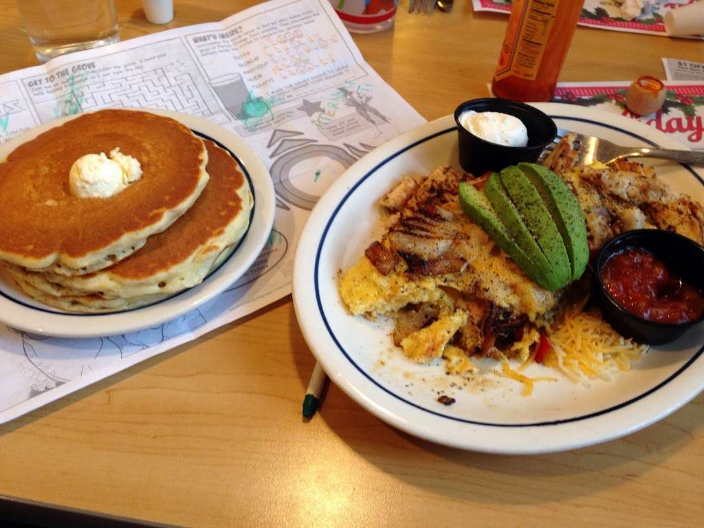 IHOP | 135 Crooked Run Plaza, Front Royal, VA 22630 | Phone: (540) 636-2324