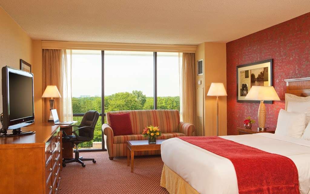 The Hotel ML | 915 NJ-73, Mt Laurel Township, NJ 08054, USA | Phone: (856) 234-7300