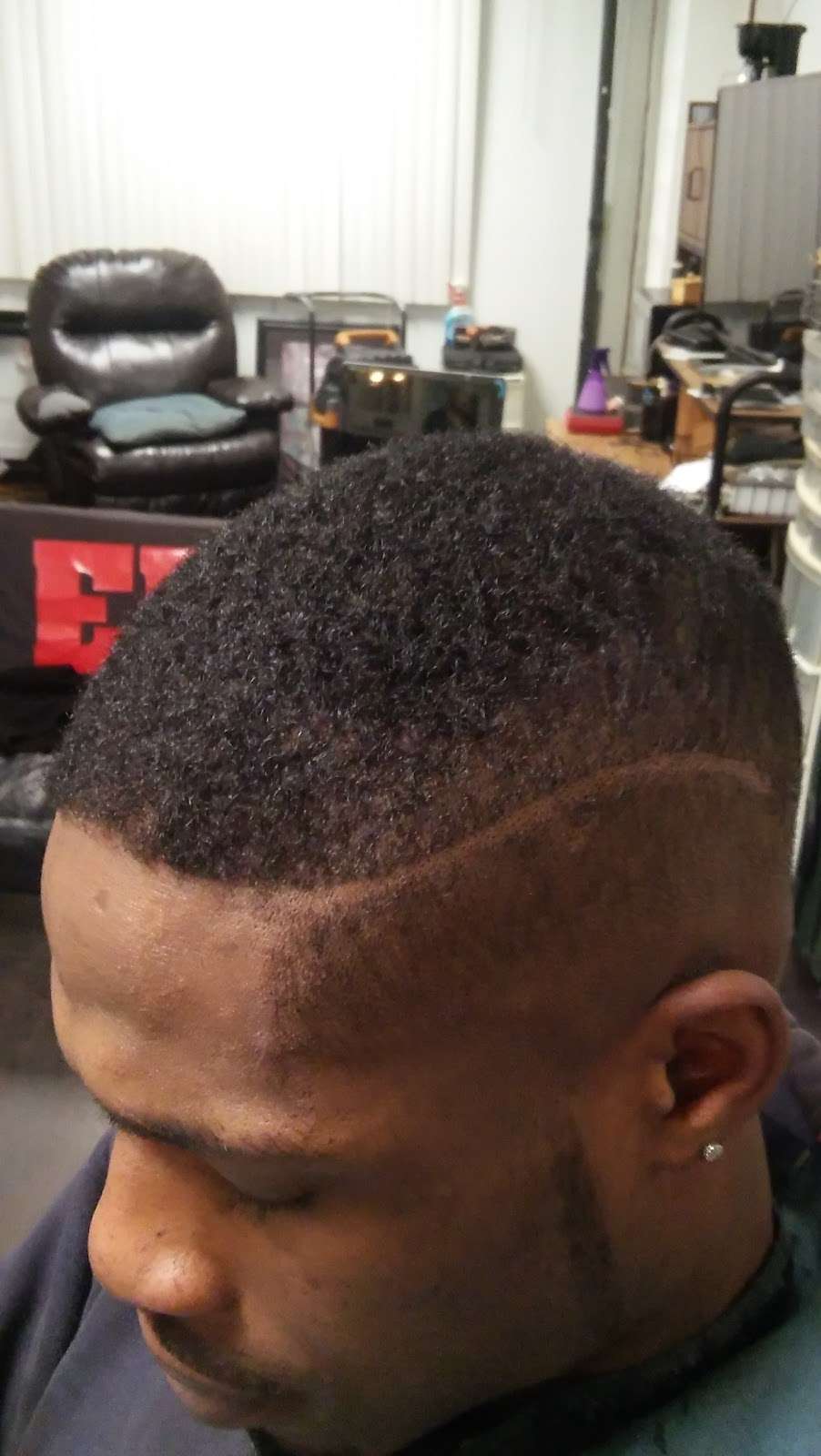 Diamond Cutz Barbershop | 510 E Patapsco Ave, Baltimore, MD 21225, USA | Phone: (443) 590-2265