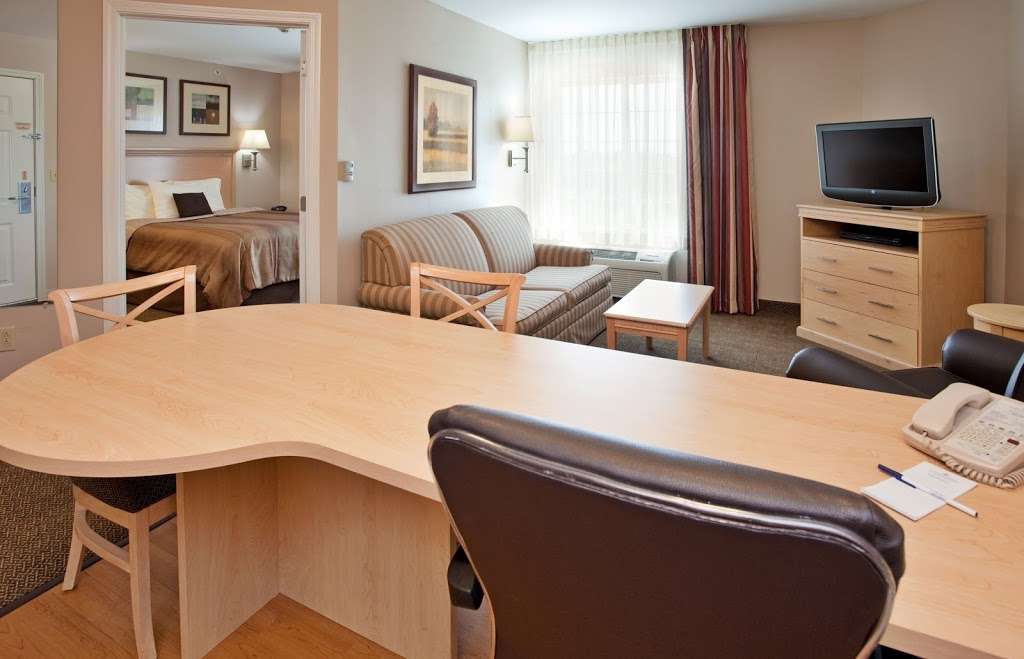 Candlewood Suites Olathe - Kansas City Area | 15490 S Rogers Rd, Olathe, KS 66062 | Phone: (913) 768-8888