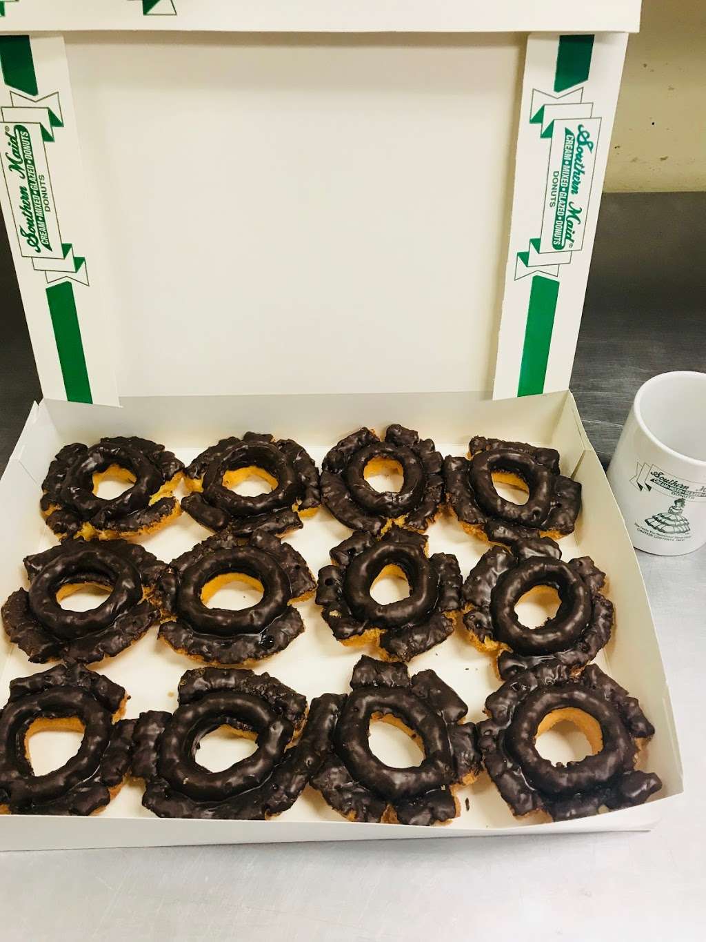 Southern Maid Donuts | 3440 Riley Fuzzel Rd, Spring, TX 77386, USA | Phone: (281) 288-2140