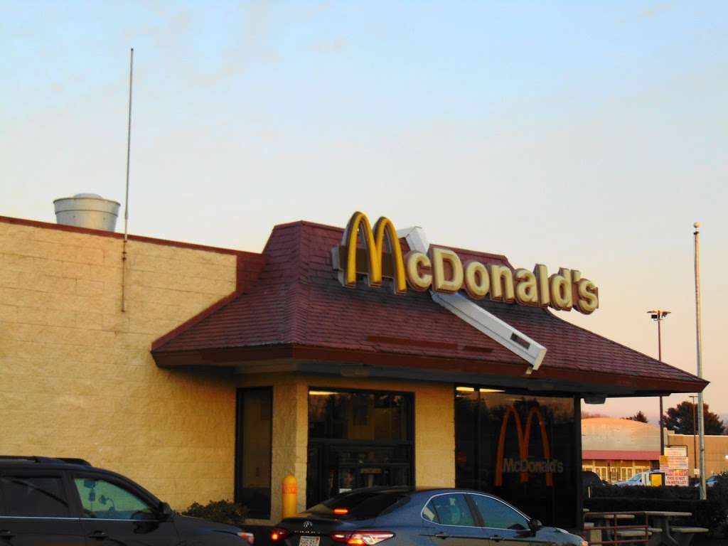 McDonalds | 1250 Newport Ave, South Attleboro, MA 02703, USA | Phone: (508) 399-7949