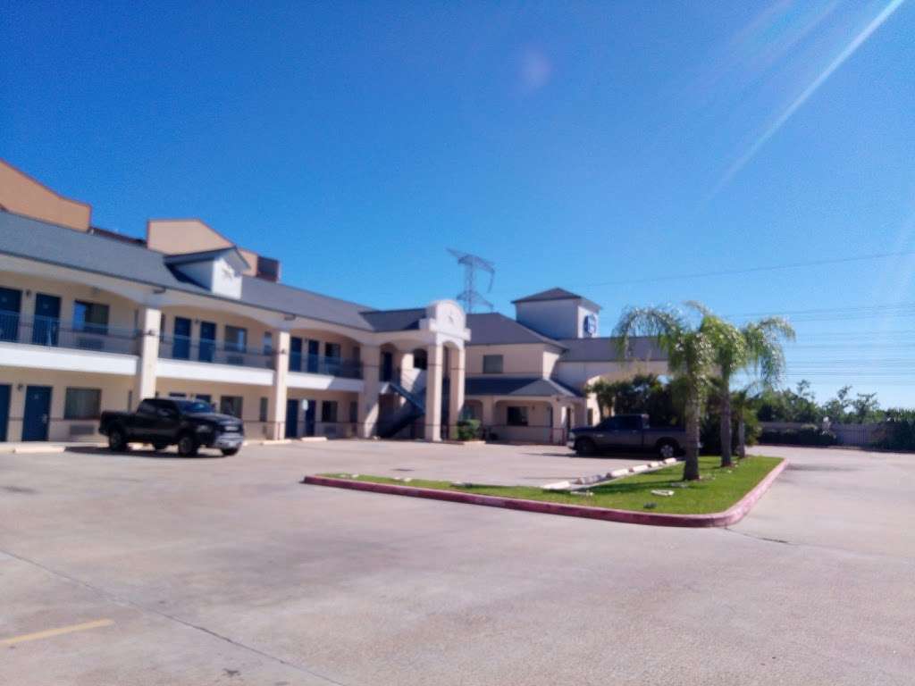 Palace Inn Blue Kemah | 1411 TX-146, Kemah, TX 77565, USA | Phone: (281) 538-0077