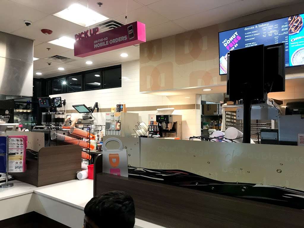 Dunkin Donuts | 2130 Bloomingdale Rd, Glendale Heights, IL 60139, USA | Phone: (847) 648-4941