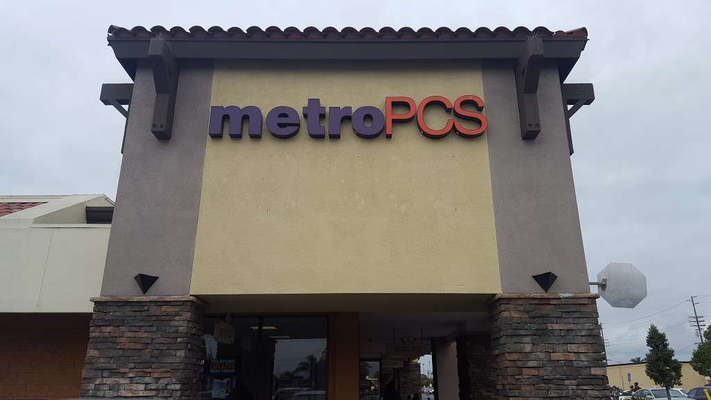 Metro by T-Mobile | 2307 S Bristol St #b, Santa Ana, CA 92704 | Phone: (714) 730-2876