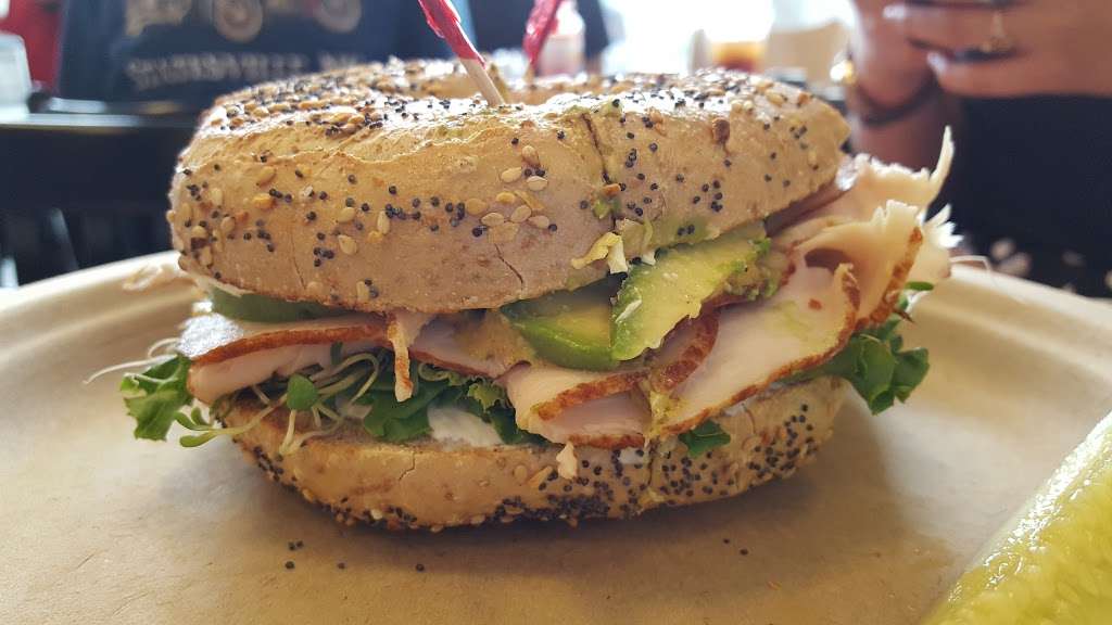 Izes Deli & Bagelry | 11622 Rockville Pike, Rockville, MD 20852, USA | Phone: (301) 231-0771