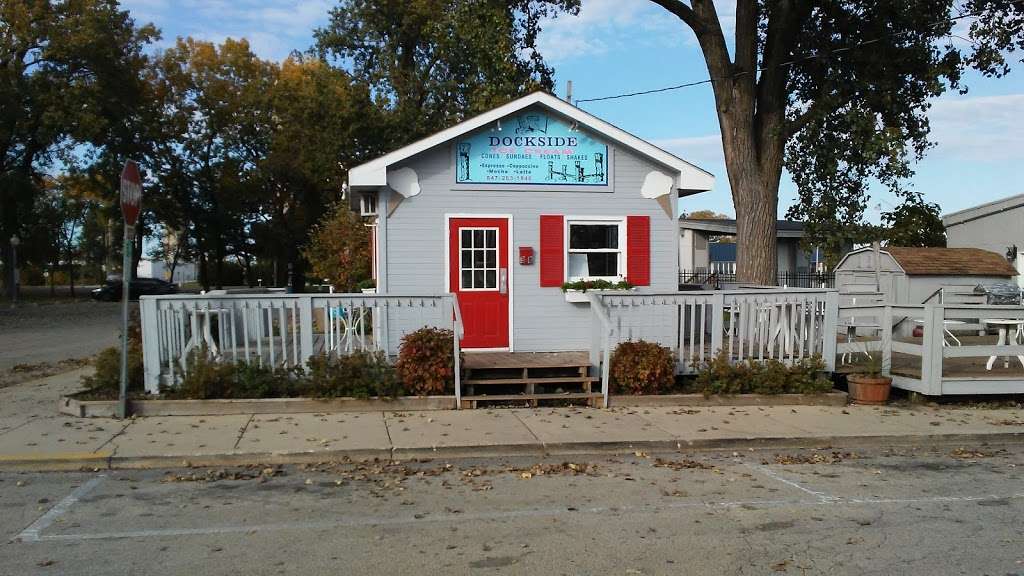 Dockside Ice Cream | 38 E Madison St, Waukegan, IL 60085, USA | Phone: (847) 263-1846