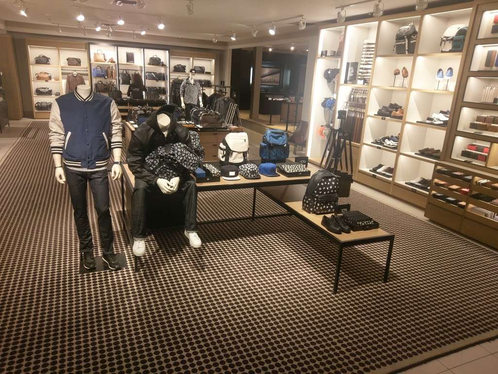 Coach | 1 Outlet Blvd, Wrentham, MA 02093, USA | Phone: (508) 384-9877