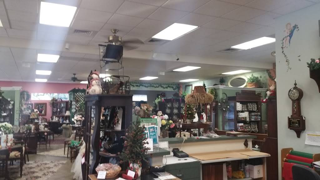 Apple Core Antiques & Gifts | 2627 Curry Ford Rd, Orlando, FL 32806, USA | Phone: (407) 894-2774