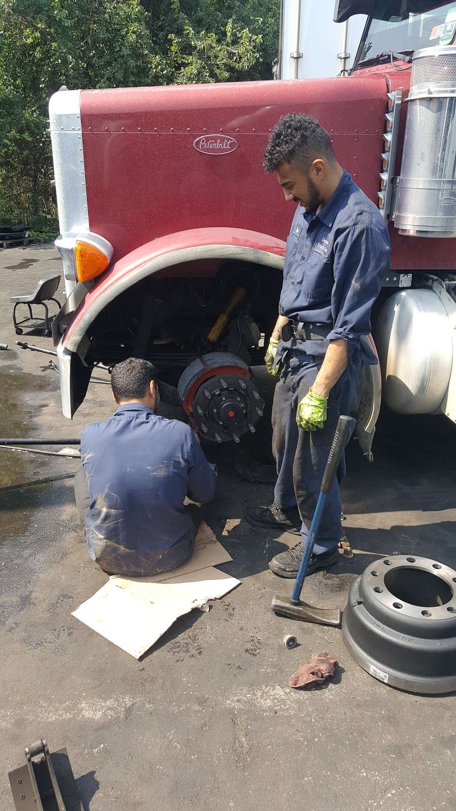 Deepwater Truck Center - car repair  | Photo 9 of 10 | Address: 453 Shell Rd, Carneys Point, NJ 08069, USA | Phone: (856) 299-4499