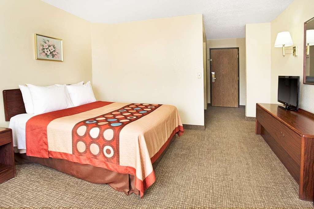 Super 8 by Wyndham Henderson North East Denver | 9051, I-76, Henderson, CO 80640, USA | Phone: (303) 558-7057