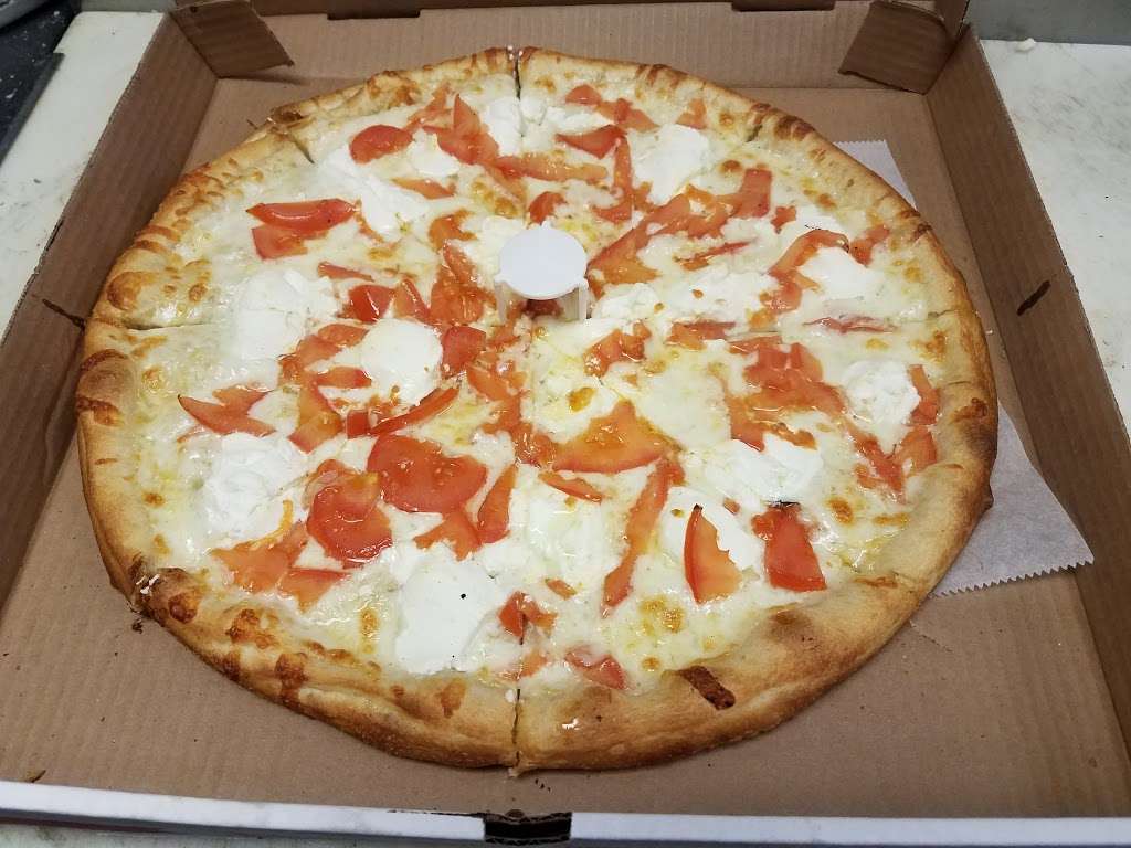 All Town Pizza | 2 E Glenolden Ave, Glenolden, PA 19036 | Phone: (610) 532-8000