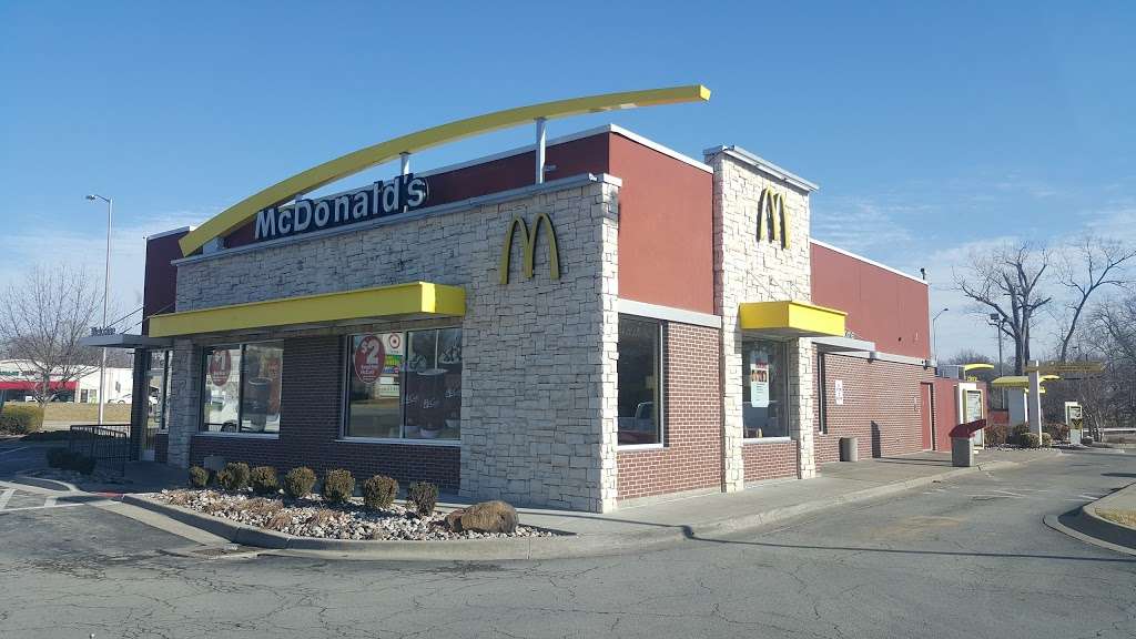 McDonalds | 4400 NE Chouteau Trafficway, Kansas City, MO 64117 | Phone: (816) 453-4583