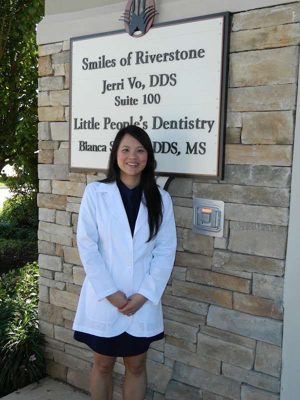 Smiles of Riverstone | 4706 Riverstone Blvd #100, Missouri City, TX 77459, USA | Phone: (281) 261-3332