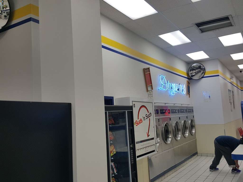Easy Clean Coin Laundry | 4248 N Kedzie Ave, Chicago, IL 60618, USA | Phone: (773) 539-0338