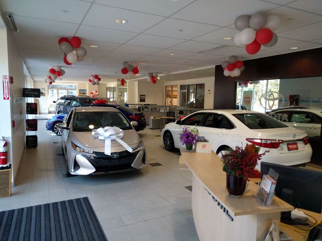 Wellesley Toyota | 234 Worcester St, Wellesley, MA 02481, USA | Phone: (781) 237-2970