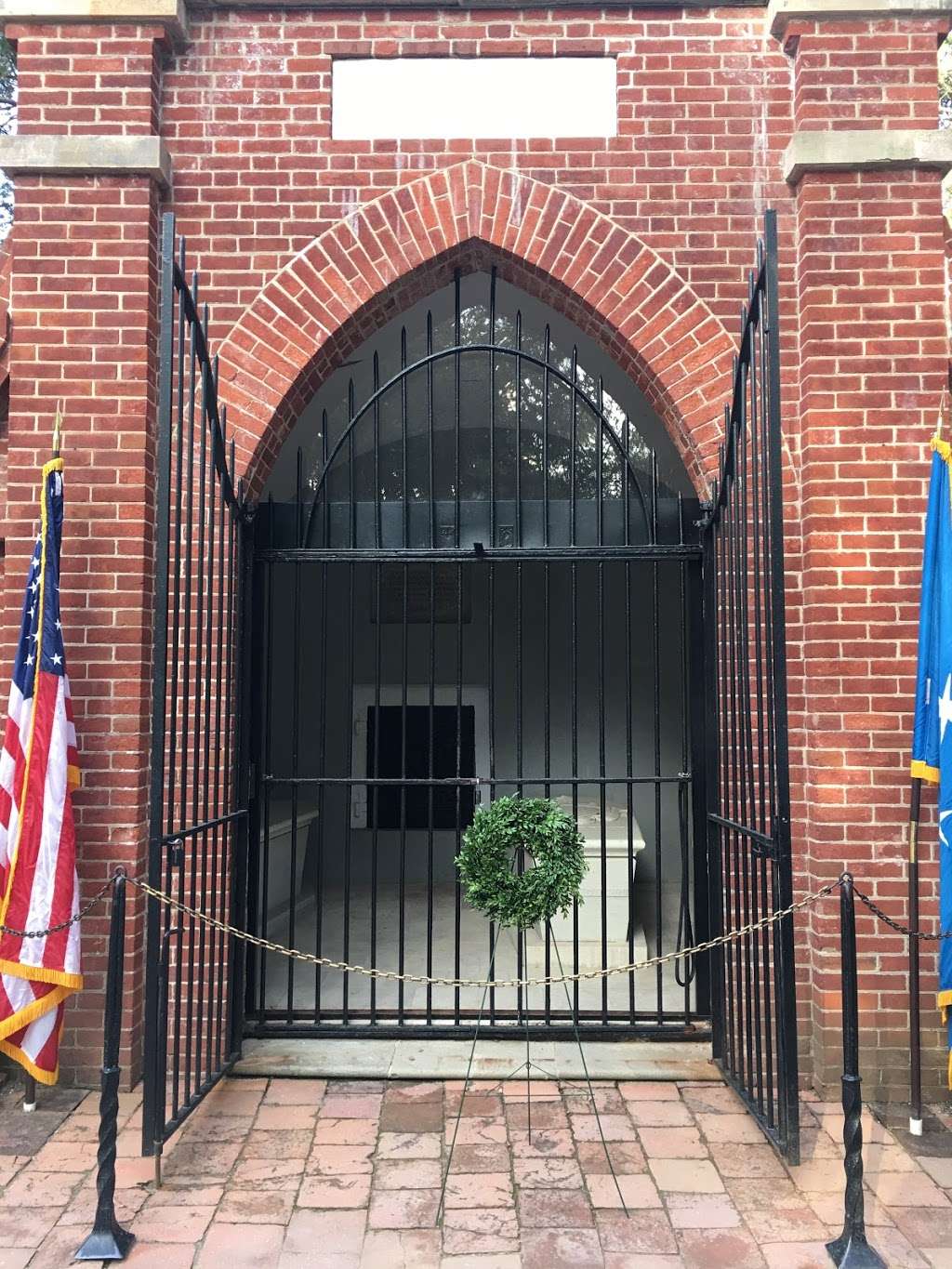 Washington Family Tomb | Alexandria, VA 22309, USA