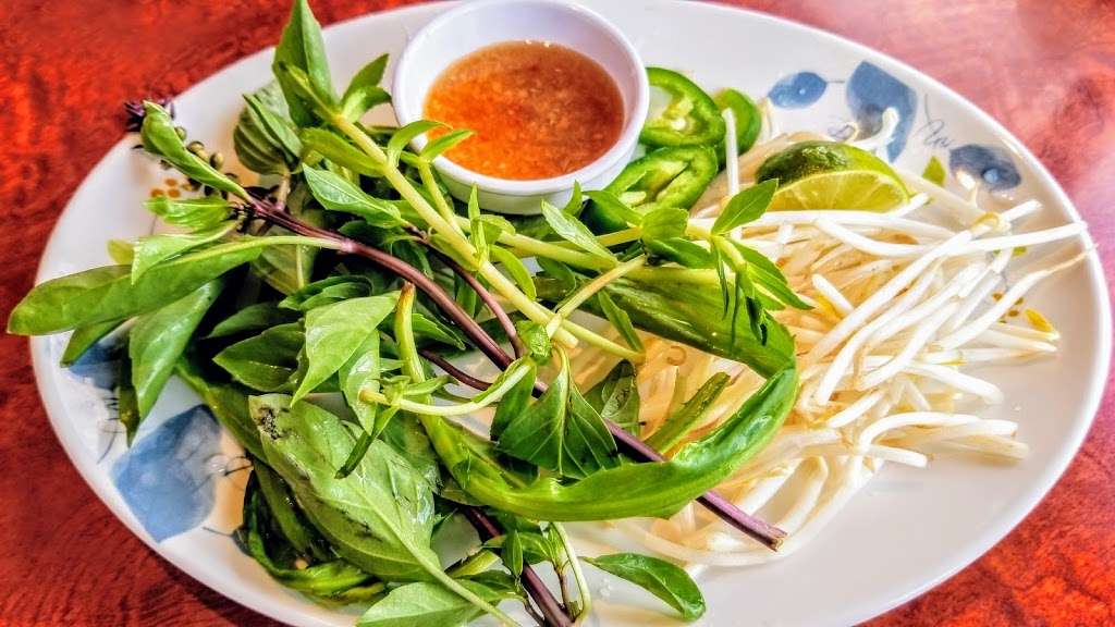 Pho Hoa Cau | 7360 Westminster Blvd, Westminster, CA 92683, USA | Phone: (714) 373-2010