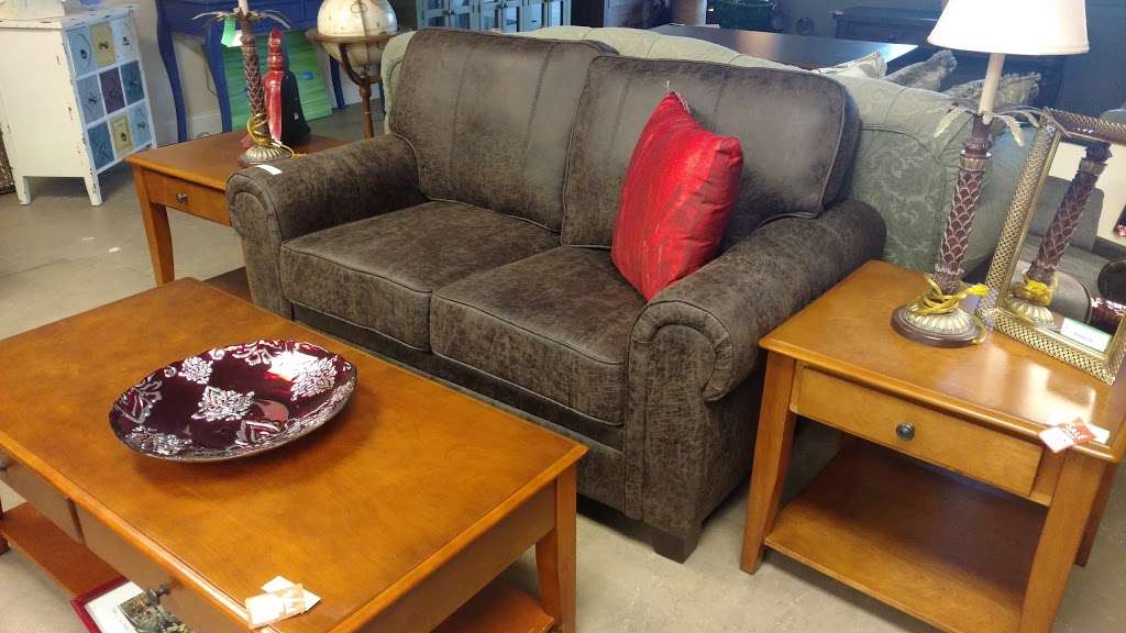 New Leaf Home Furnishings | 2449 Pierce Dr #3, Spring Grove, IL 60081 | Phone: (815) 675-9700