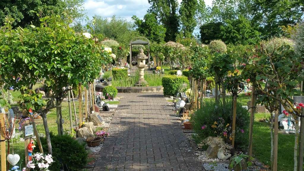 South Norwood Country Park | Albert Road, London SE25 4NF, UK | Phone: 020 8726 6900