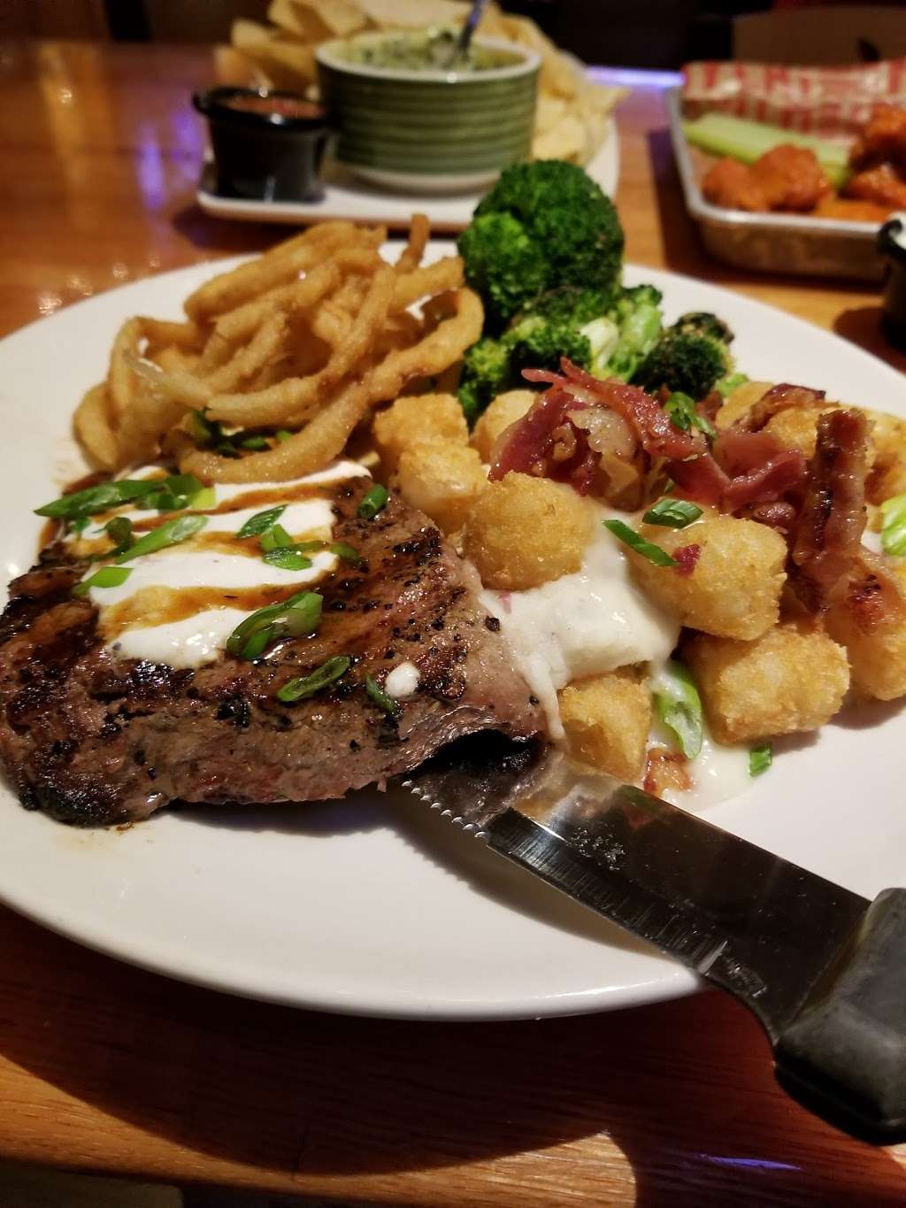 Applebees Grill + Bar | 991 Beards Hill Rd, Aberdeen, MD 21001, USA | Phone: (410) 273-7846